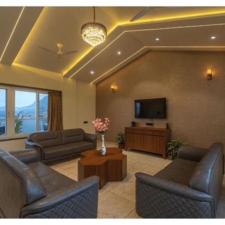 Mountain Glory 8Bhk By Tensorstays, Pool & Theater Igatpuri Ngoại thất bức ảnh